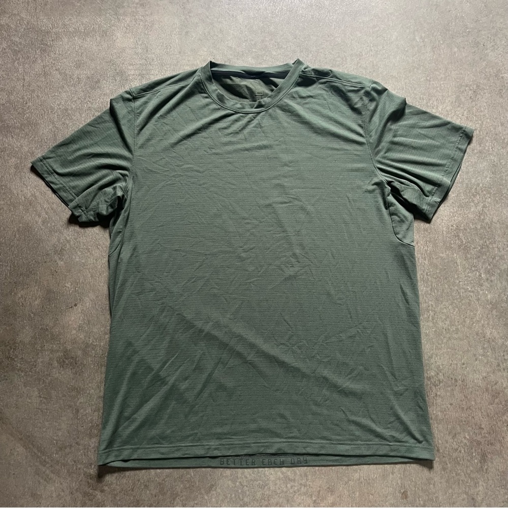 Lululemon Metal Vent Tech Green Short Sleeve Tee